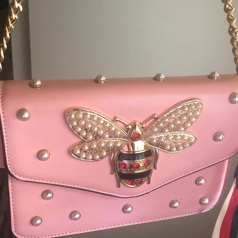 Pink Pearl-Embellished Bee Accent Shoulder Bag - Picture 1 of 2